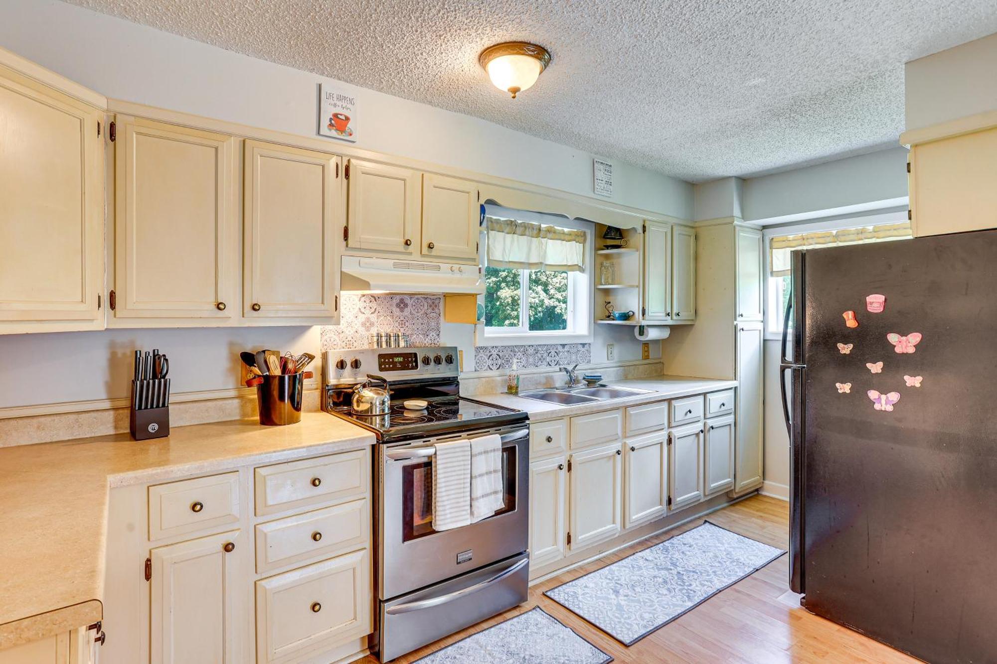 16 Mi To Penn State Hideaway With Fire Pit! Holiday home Bellefonte